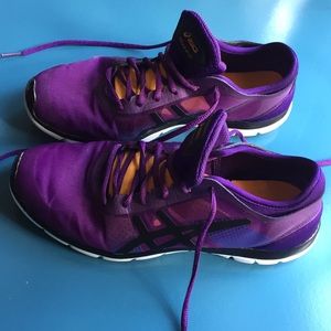(LIKE NEW) Asics Gel Asana trainers 7